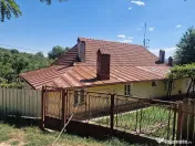 Casa in mediu rural cu teren 