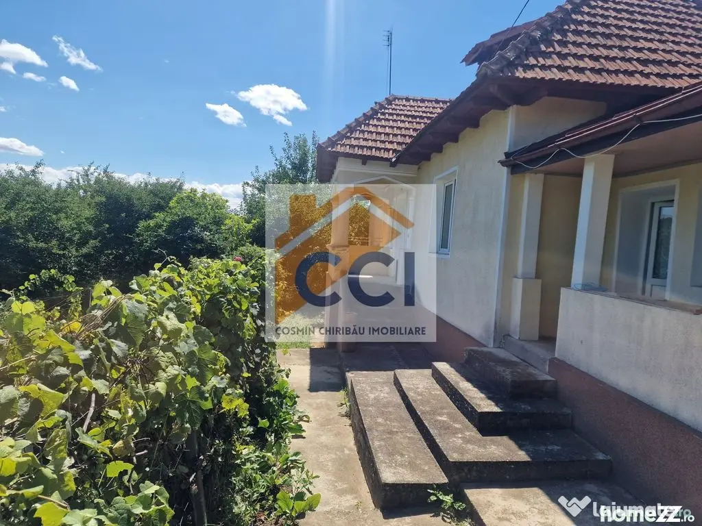 Casa in mediu rural cu teren
