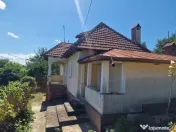Casa in mediu rural cu teren 