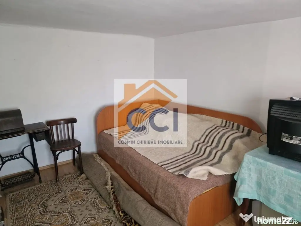 Casa in mediu rural cu teren