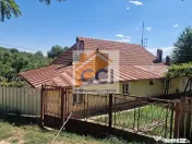 Casa in mediu rural cu teren