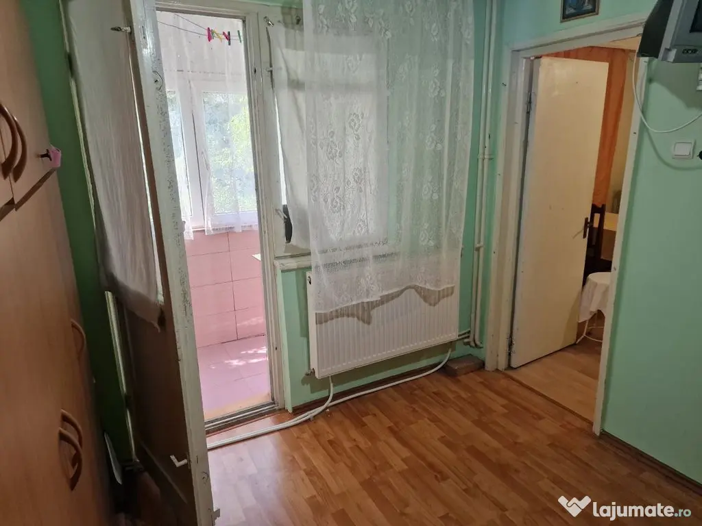 țApartament cu 2 camere de vânzare în zona Mioritei