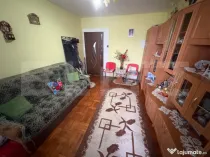 Apartament cu 3 camere, 50 mp, decomandat, zona Minerul