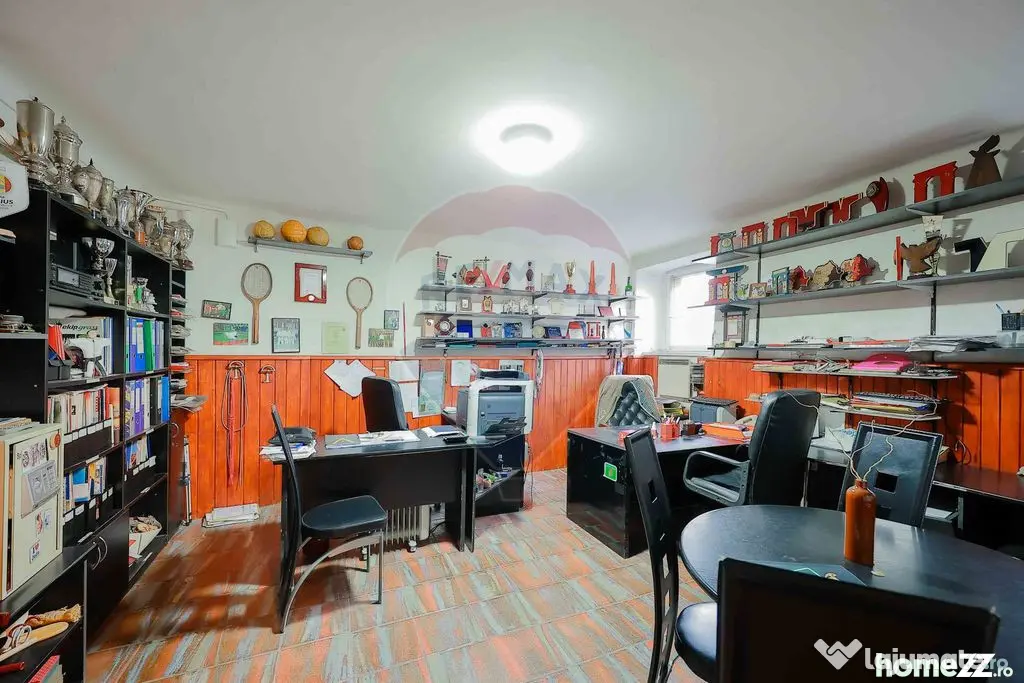 Spațiu comercial de vânzare situat ultracentral, str. G... - Oradea (Bihor)