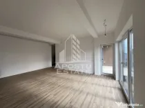 De vanzare 77 mp spatiu comercial la parter cu 48 mp gradina proprie