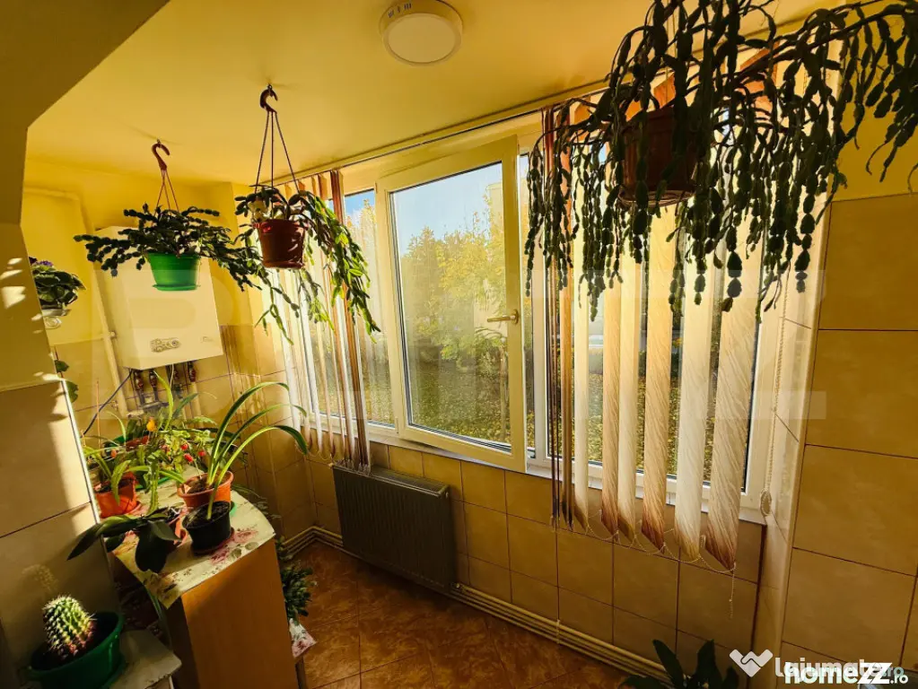 Apartament 2 camere, 49 mp, zona Tractorul