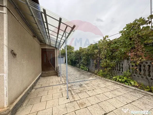 Casă / Vilă cu 5 camere de vânzare în Aleșd zona Ult...