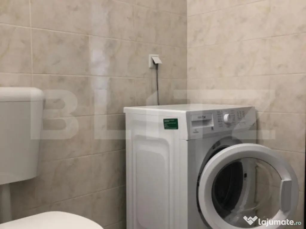 Studio spațios cu loc de parcare în Subcetate City