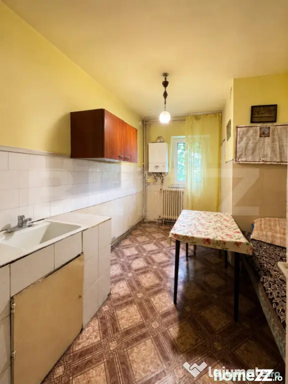 Apartament cu 3 camere, decomandat, zona Liliacului – Deva