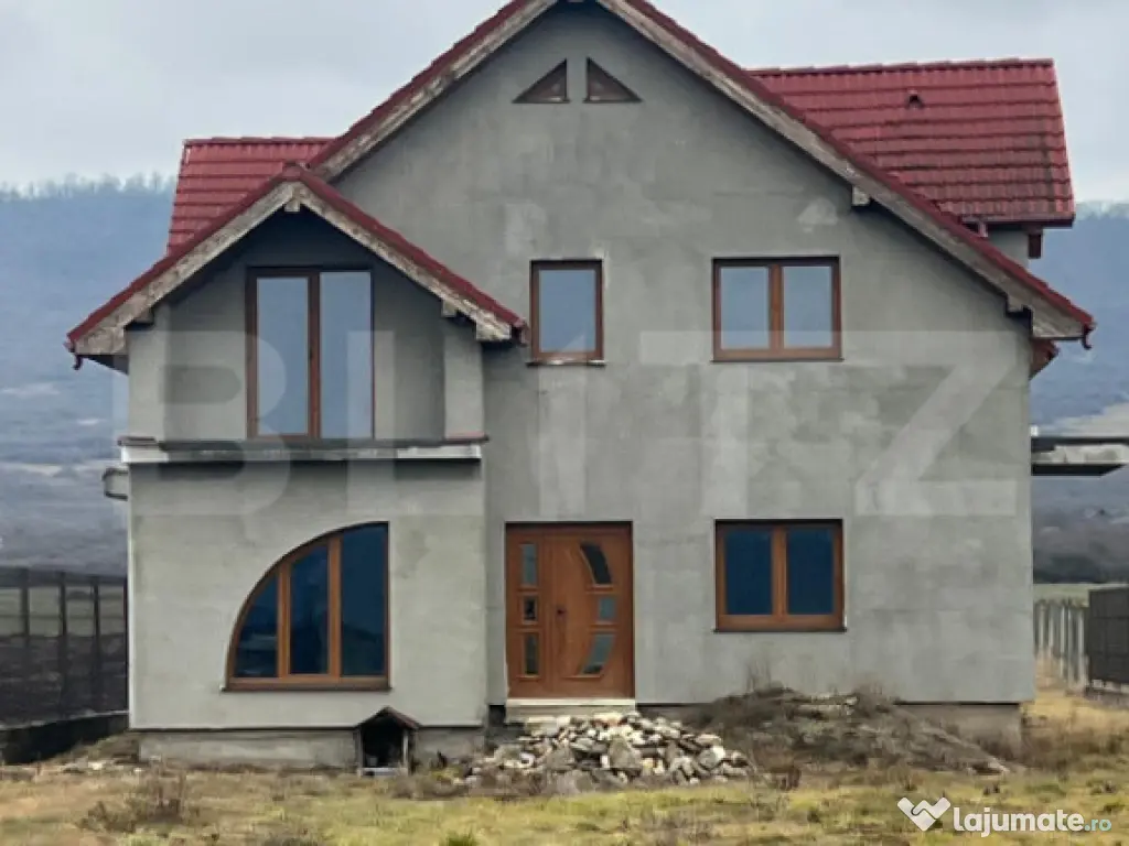 Casa Individuala, 230 mp, 2900 mp teren, 15 km de Bistrita 2