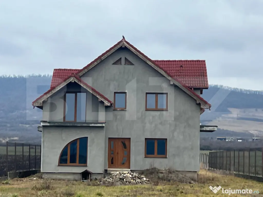 Casa Individuala, 230 mp, 2900 mp teren, 15 km de Bistrita 2