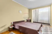 Apartament spațios cu 2 camere de închiriat în zona Po... 
