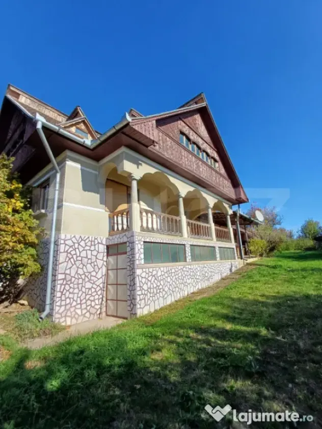 Casa renovabila cu 11508 mp teren, in Copaceni