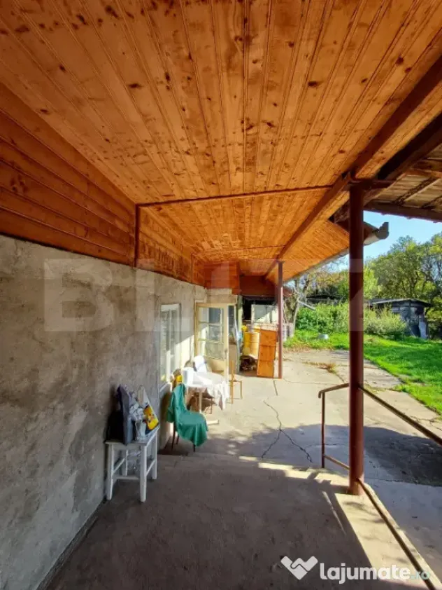 Casa renovabila cu 11508 mp teren, in Copaceni