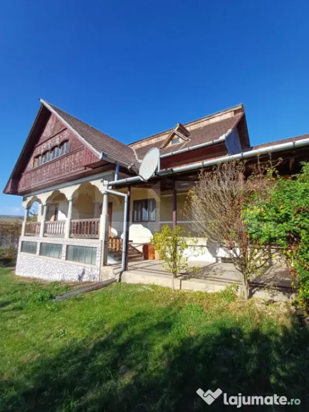 Casa renovabila cu 11508 mp teren, in Copaceni