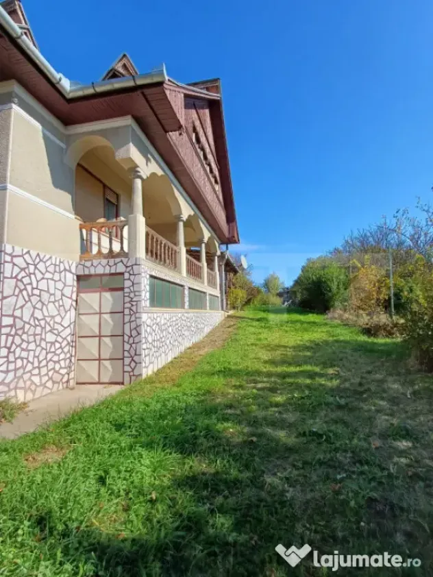 Casa renovabila cu 11508 mp teren, in Copaceni