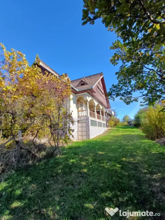 Casa renovabila cu 11508 mp teren, in Copaceni