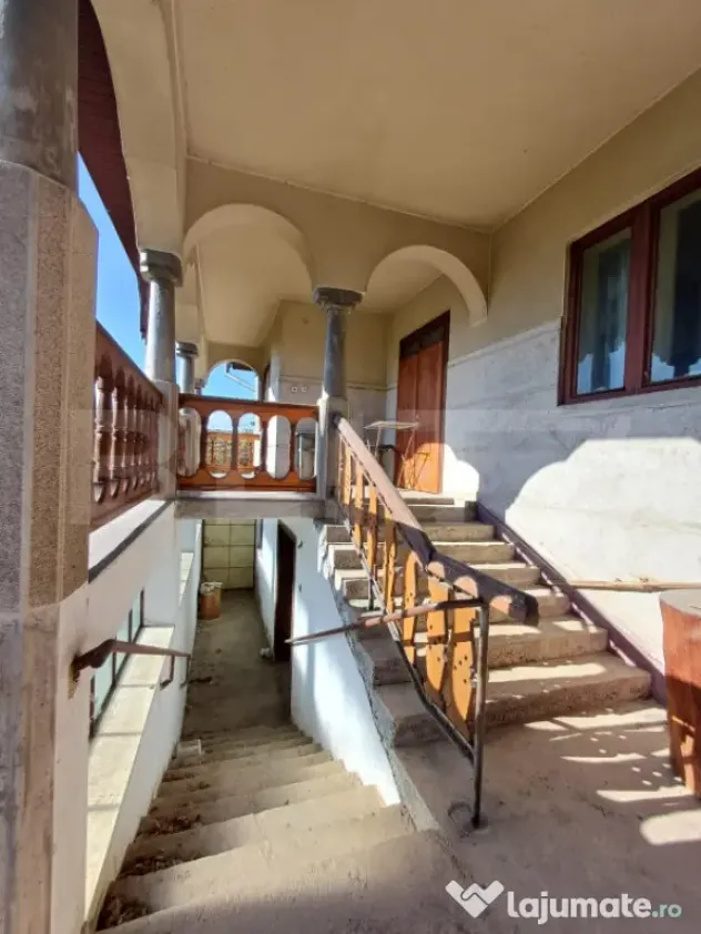 Casa renovabila cu 11508 mp teren, in Copaceni