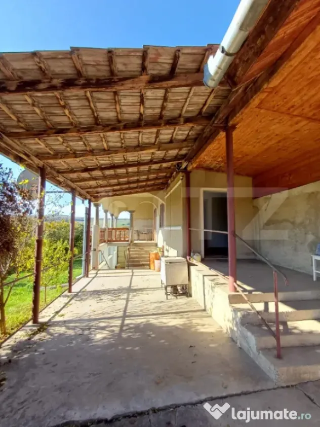 Casa renovabila cu 11508 mp teren, in Copaceni