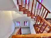 Casă / Vilă cu 7 camere de închiriat în zona Oncea 