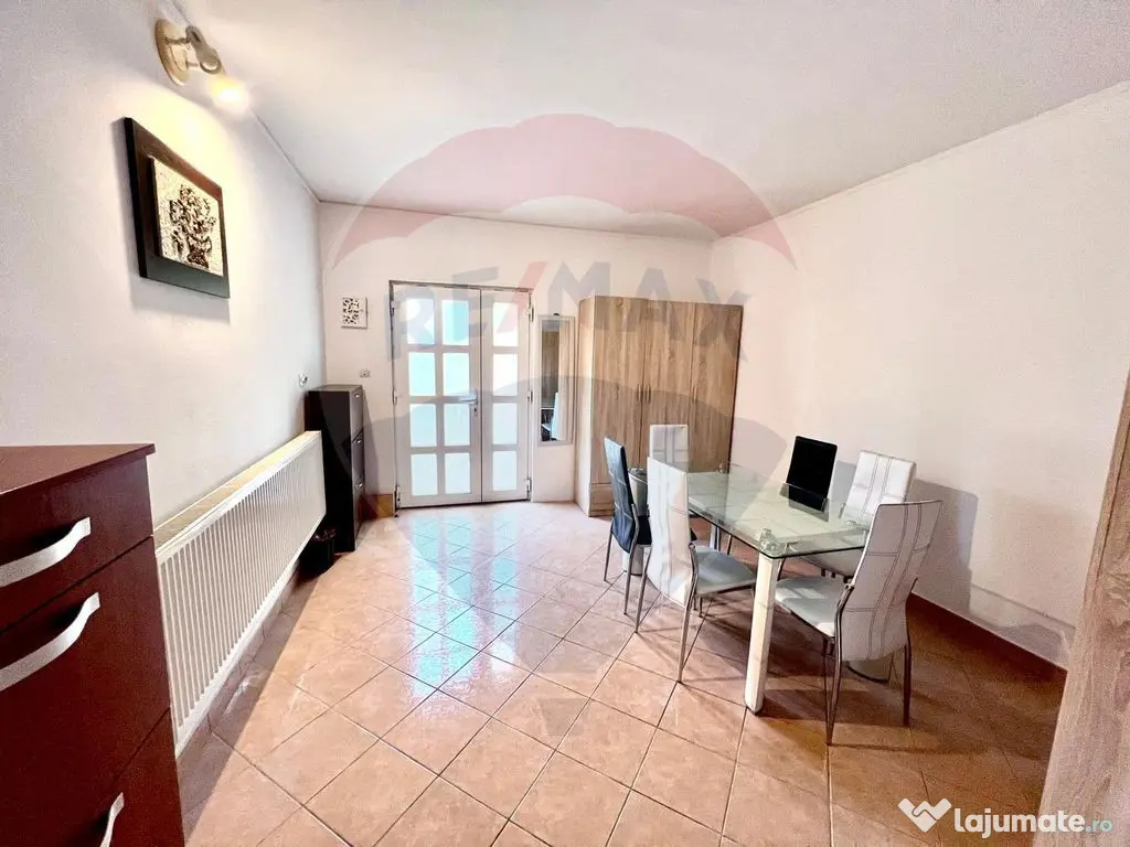 Casă / Vilă cu 7 camere de închiriat în zona Oncea