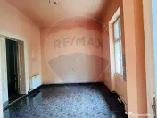 Casă cu 3 camere pe strada Eminescu 