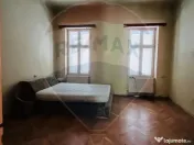 Casă cu 3 camere pe strada Eminescu 