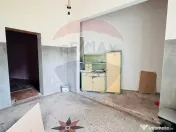 Casă cu 3 camere pe strada Eminescu 