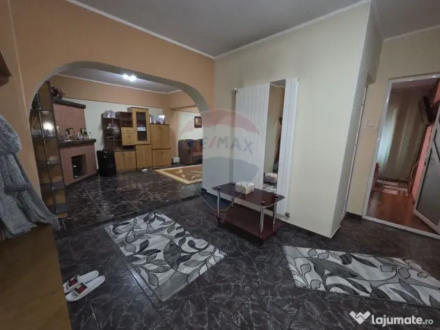 Apartament cu 3 camere etajul 1, Campineanca