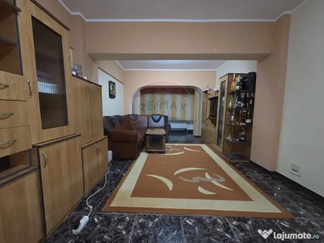Apartament cu 3 camere etajul 1, Campineanca