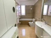 Apartament 3 camere, zona Intim, bloc Bermo 