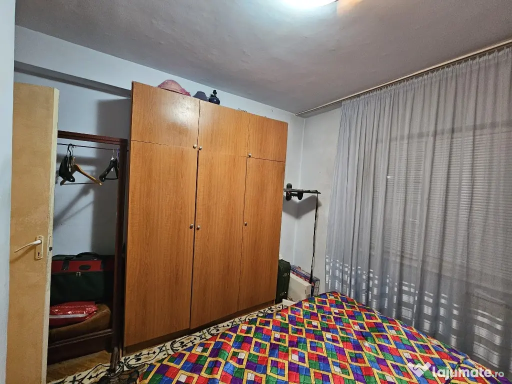 Apartament 4 camere, etaj 2 strada Ion Creanga