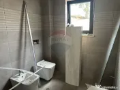 Casă / Vilă cu 5 camere de vânzare 