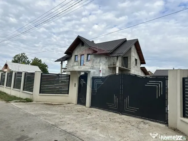 Casă / Vilă cu 5 camere de vânzare - Rediu (Neamt)