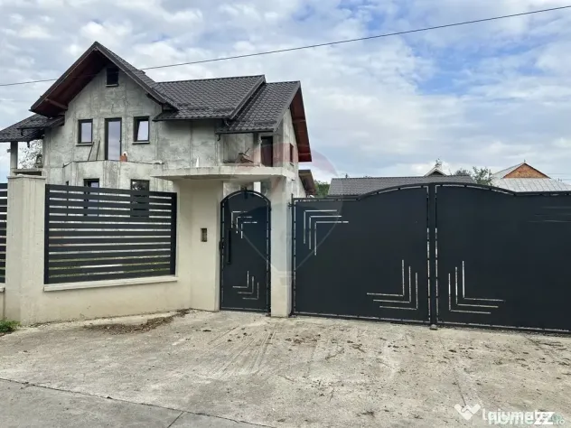 Casă / Vilă cu 5 camere de vânzare - Rediu (Neamt)