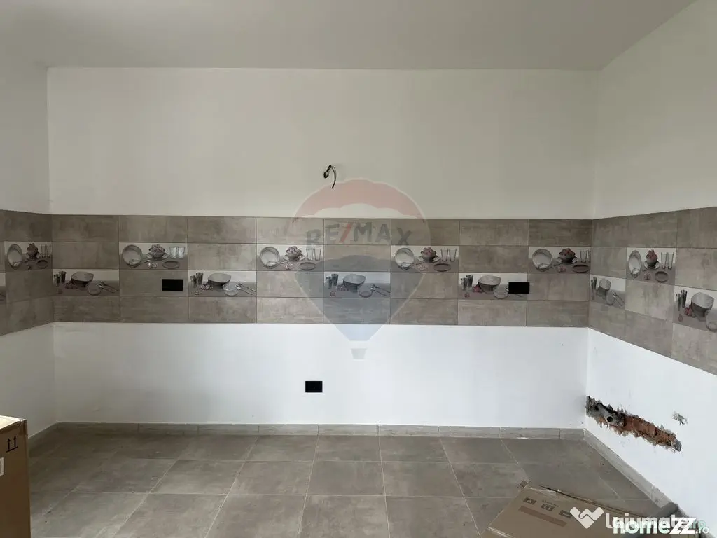 Casă / Vilă cu 5 camere de vânzare - Rediu (Neamt)