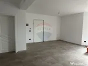 Casă / Vilă cu 5 camere de vânzare 