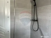 Casă / Vilă cu 5 camere de vânzare 