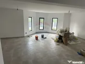 Casă / Vilă cu 5 camere de vânzare 