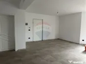 Casă / Vilă cu 5 camere de vânzare