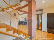 Casă spațioasă și elegantă, teren 1547 mp în Stupin... 