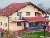 Casă spațioasă și elegantă, teren 1547 mp în Stupin... 