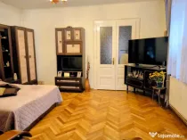 Apartament 3 camere, decomandat - zona Schei