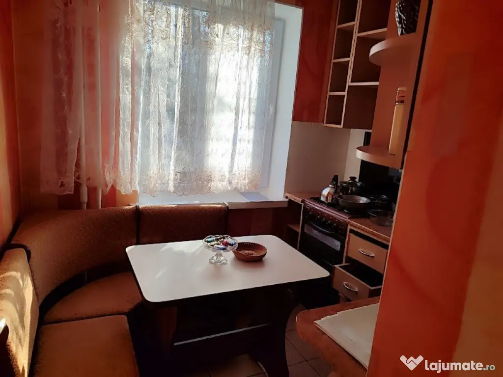 Garsoniera de inchiriat zona Universitate