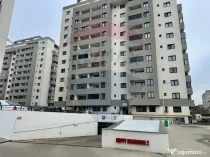 Apartament cu 4 camere de vânzare în zona Sarari