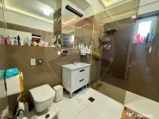 Apartament cu 4 camere de vânzare în zona Sarari 