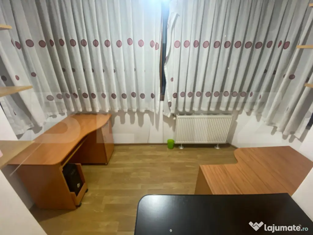 Apartament 3 camere, 74 mp, 2 balcoane, eta intermediar, la