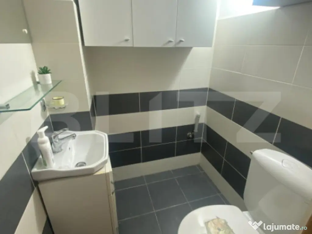 Apartament 3 camere, 74 mp, 2 balcoane, eta intermediar, la