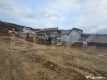 Casă cu 4 camere, demisol şi teren 300 mp, Mihoeşti, Câm