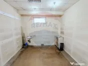 Boxă de închiriat Piața Izvoare cu vitrină 